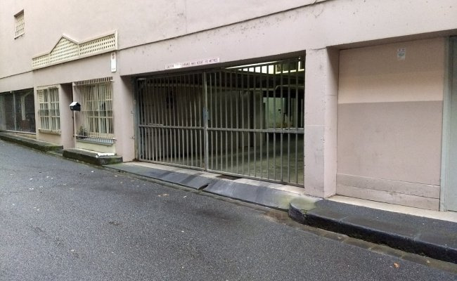 Secure gated parking located between Exhibition and Russel St in the Melbourne CBD