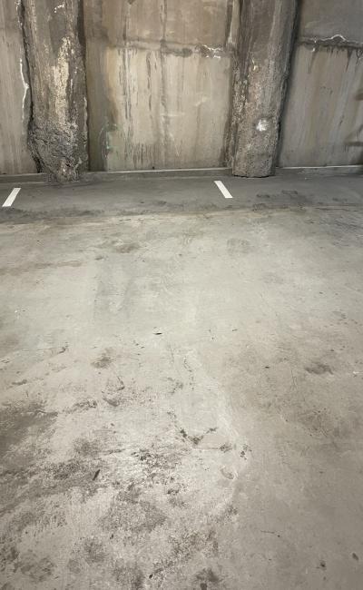 Indoor parking space near Station for RESIDENTS of 11-13 Mary St ONLY
